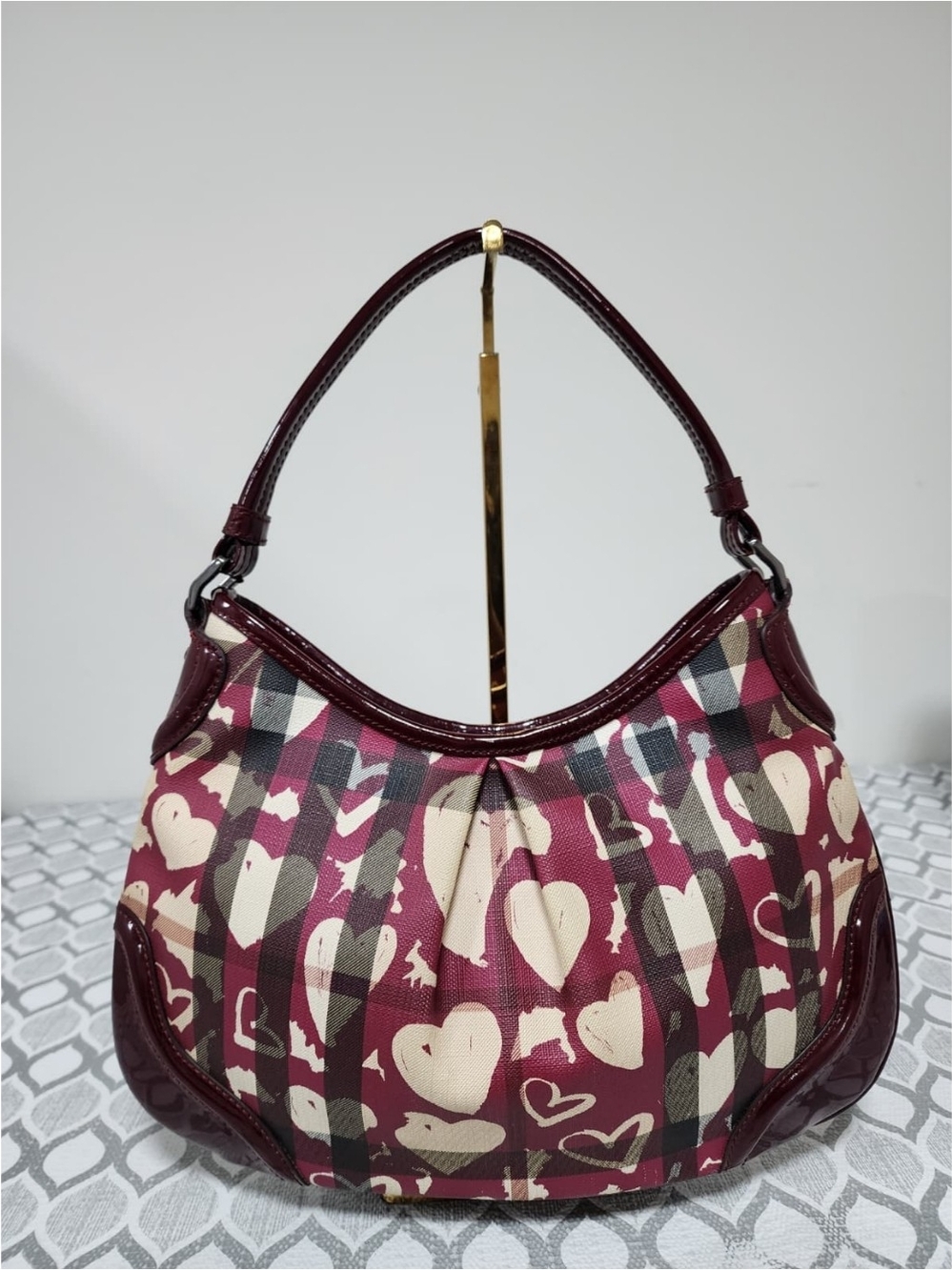 Burberry Hearts Nova Check Shoulder Bag Beige/Burgundy